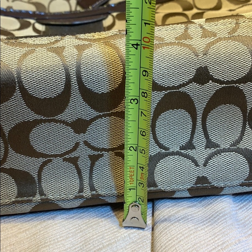 Coach iconic logo canvas/leather everyday tote - Picture 13 of 16